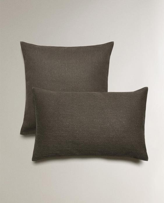 غلاف وسادة سادة