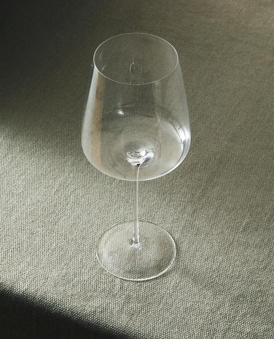 ULTRA LIGHTWEIGHT GLASS WINE GLASS