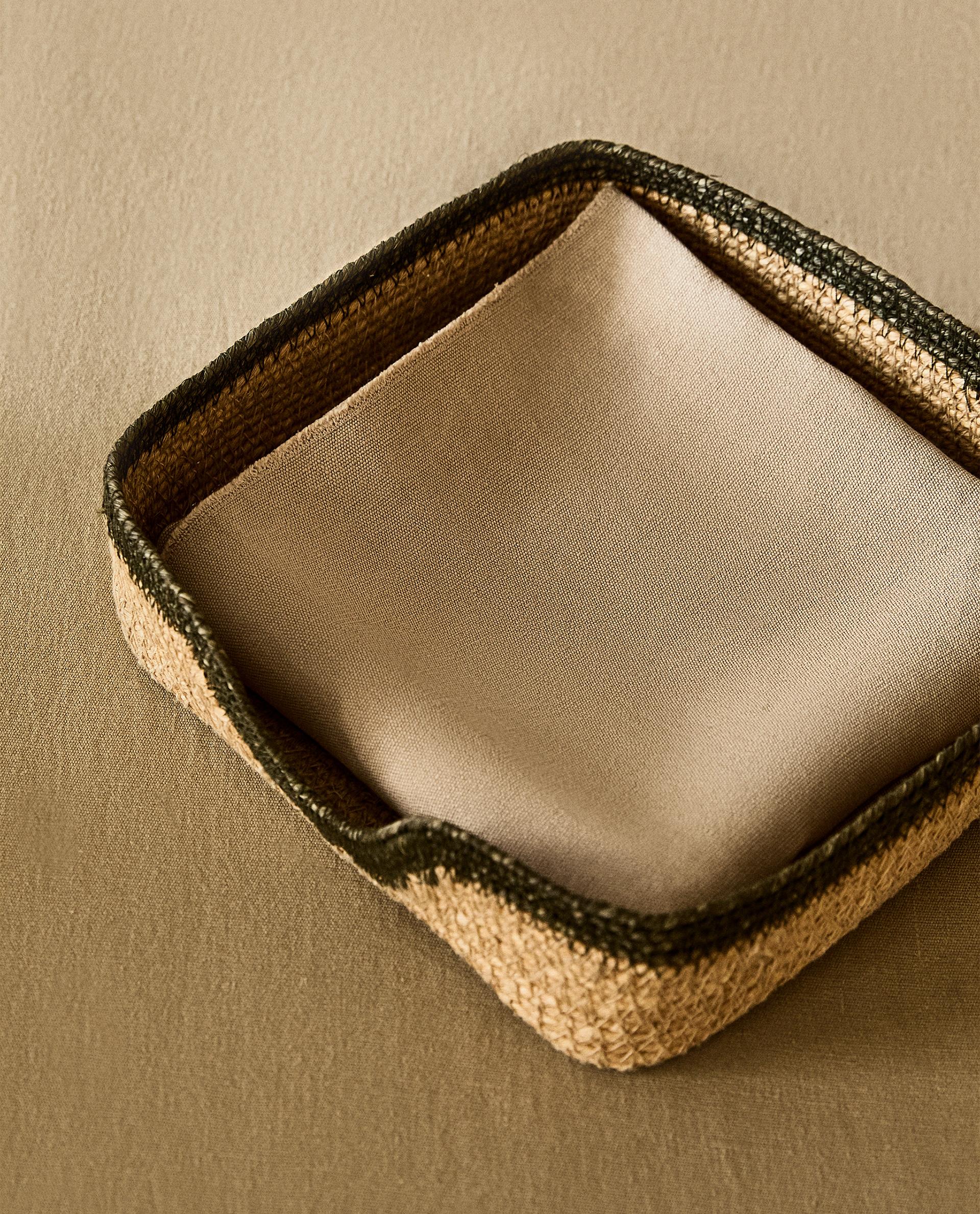 SEAGRASS NAPKIN HOLDER