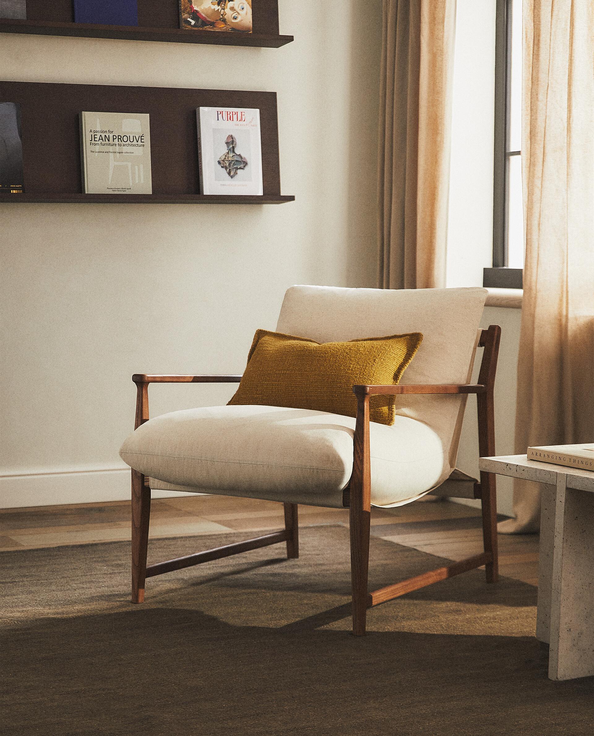 ウッド＆カバー取り外し可能クッションアームチェア | Zara Home 日本