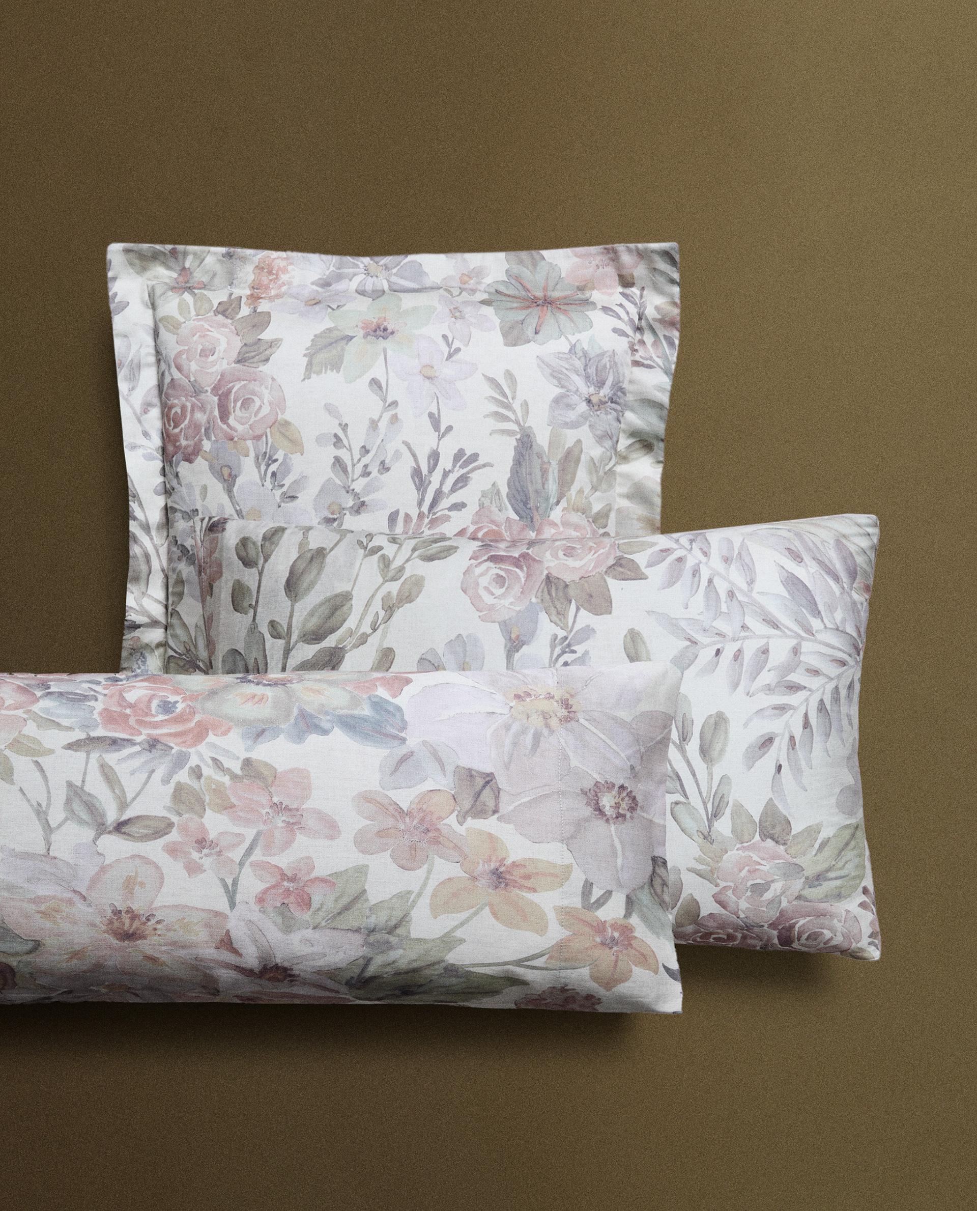 FLORAL PRINT PILLOWCASE