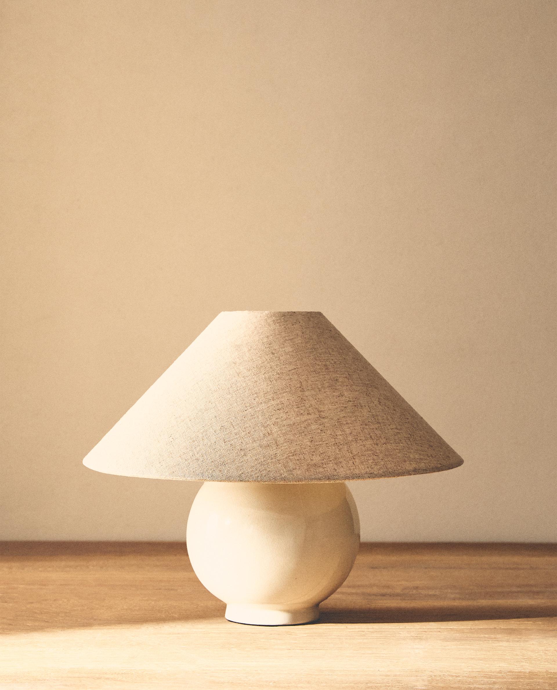 CERAMIC TABLE LAMP