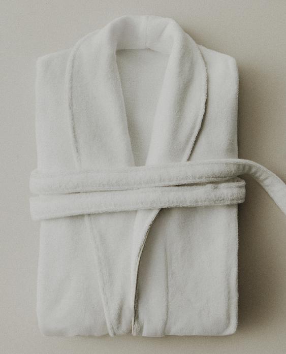 BATHROBE WITH PIPING (400 GXM²) BATHROBE WITH PIPING (400 GXM²)