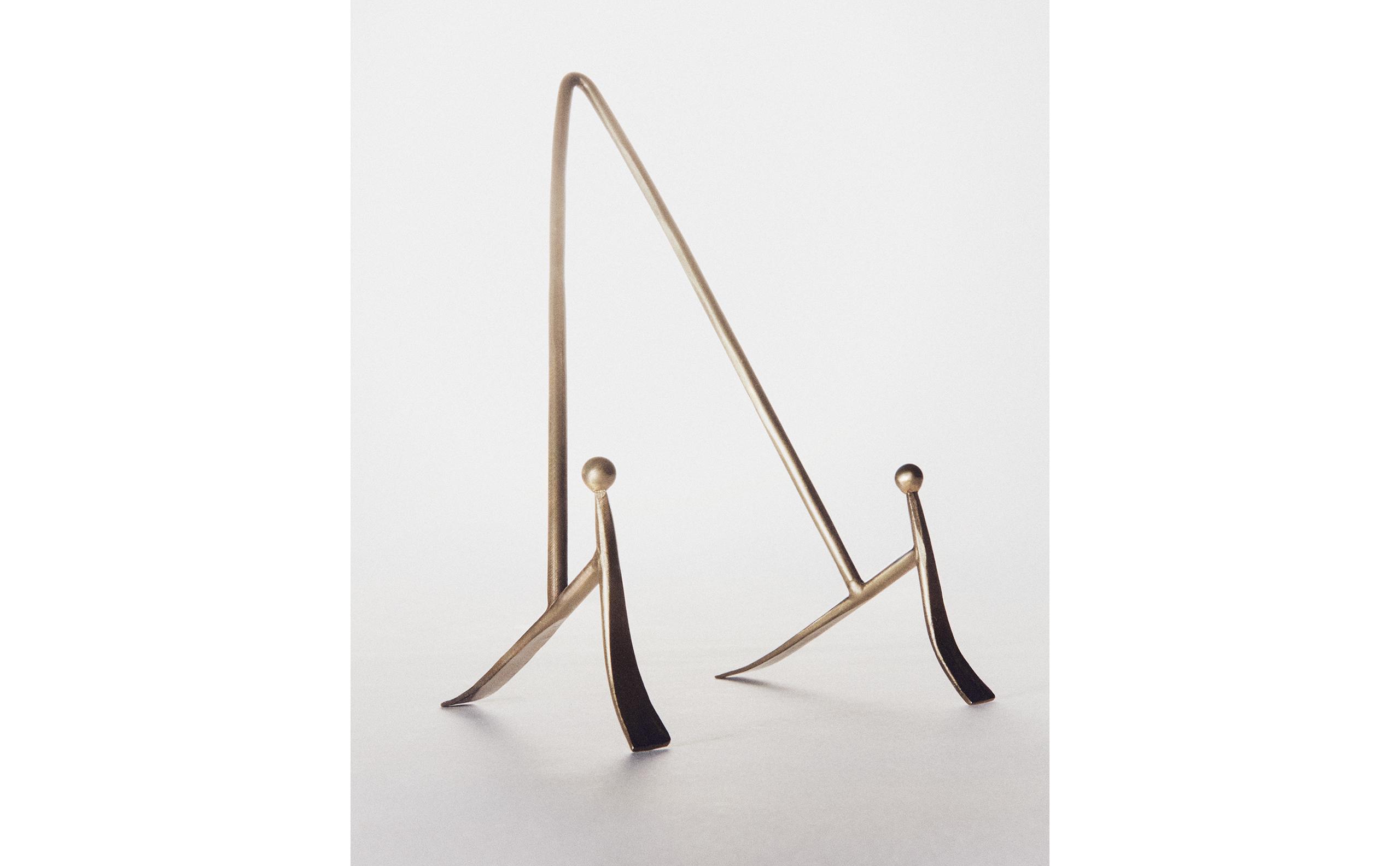 GOLDEN METAL DISPLAY STAND product thumbnail 9
