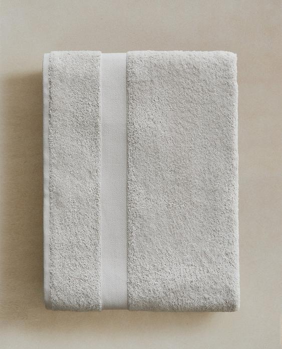 منشفة حمام قطن فاخر (600 غxم²)