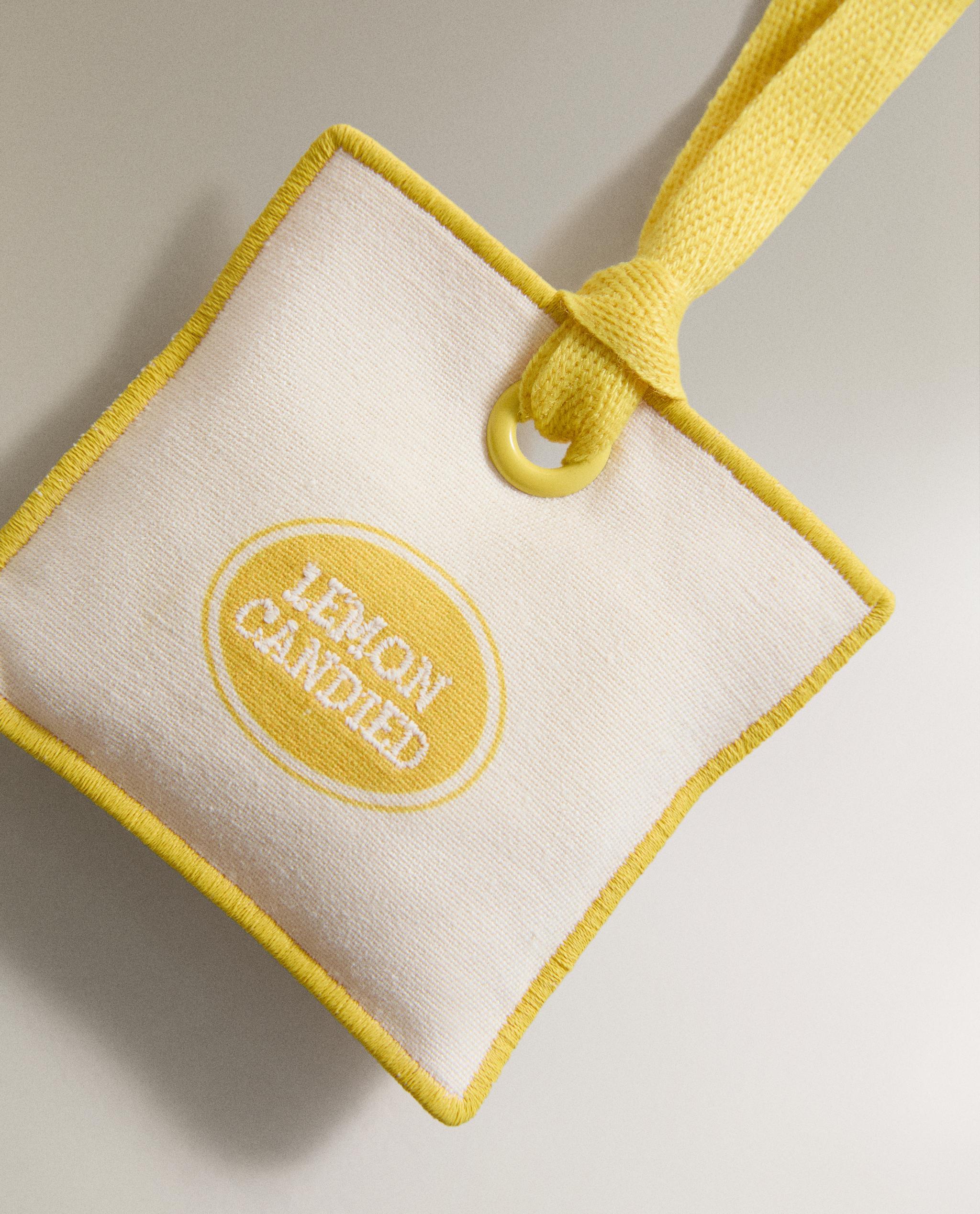 VETIVER MANGO, CANDIED LEMON AND VANILLA & NUT CAR AIR FRESHENERS product thumbnail 15