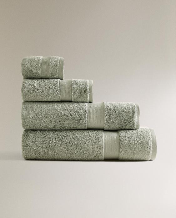 PREMIUM COTTON BATH TOWEL (600 GXM²) PREMIUM COTTON BATH TOWEL (600 GXM²)