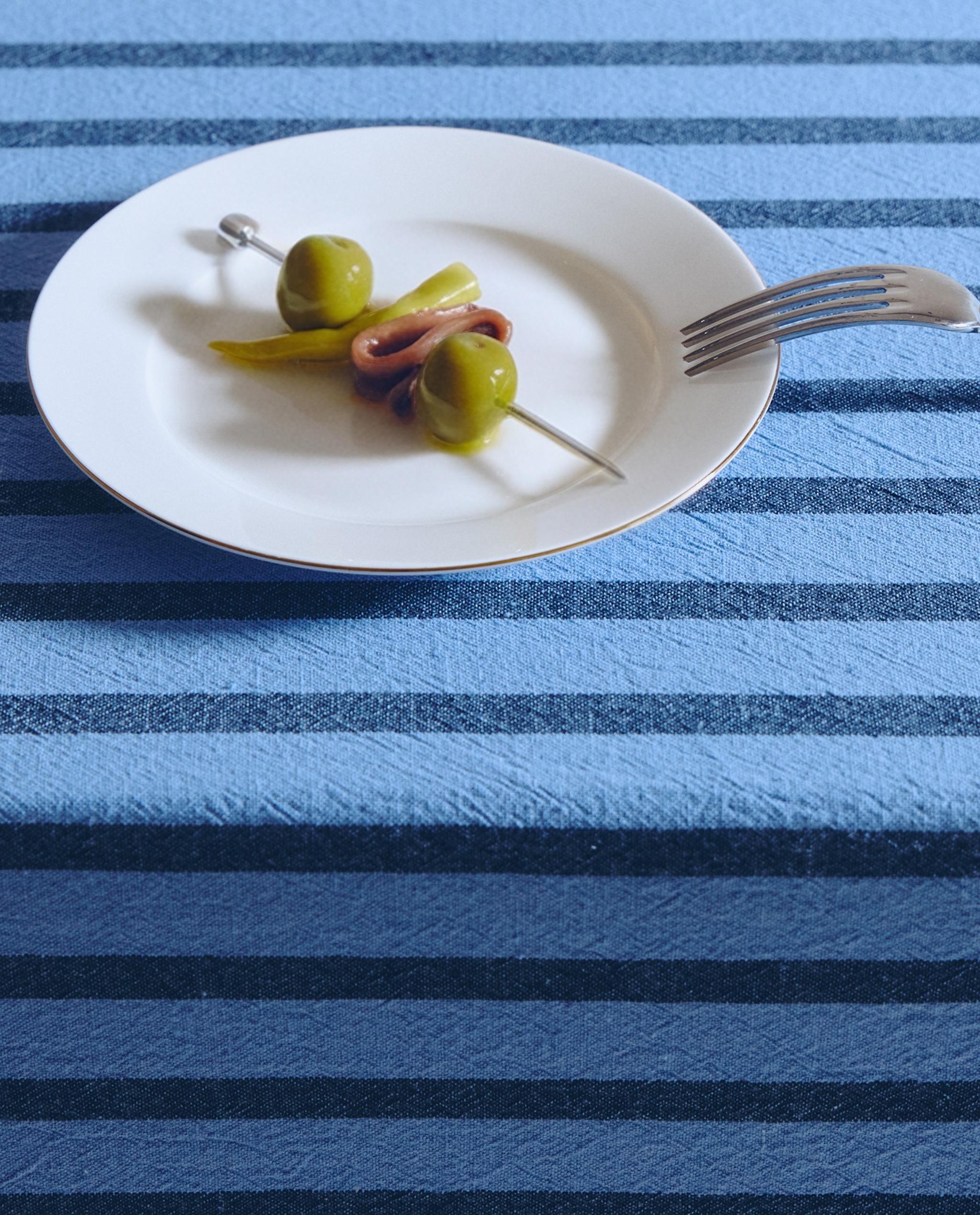 DYED THREAD STRIPED TABLECLOTH product thumbnail 12