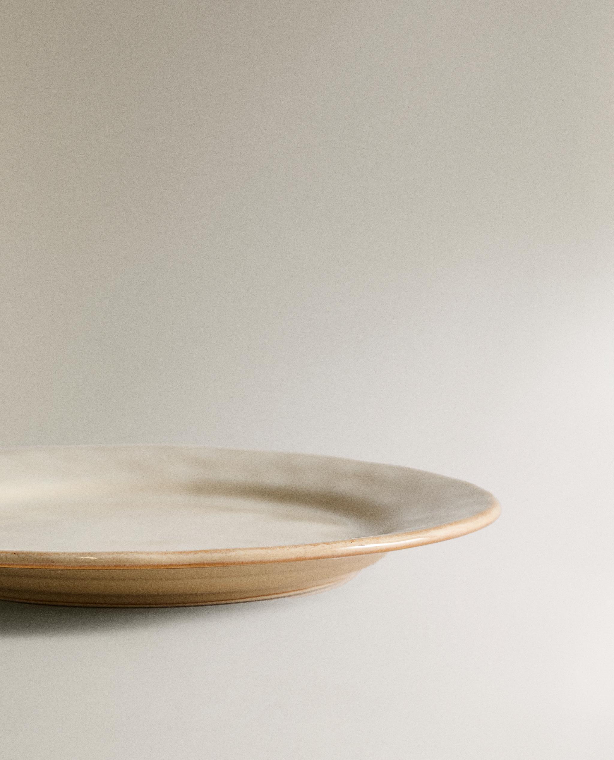 STONEWARE DESSERT PLATE WITH IRREGULAR EDGE product thumbnail 6