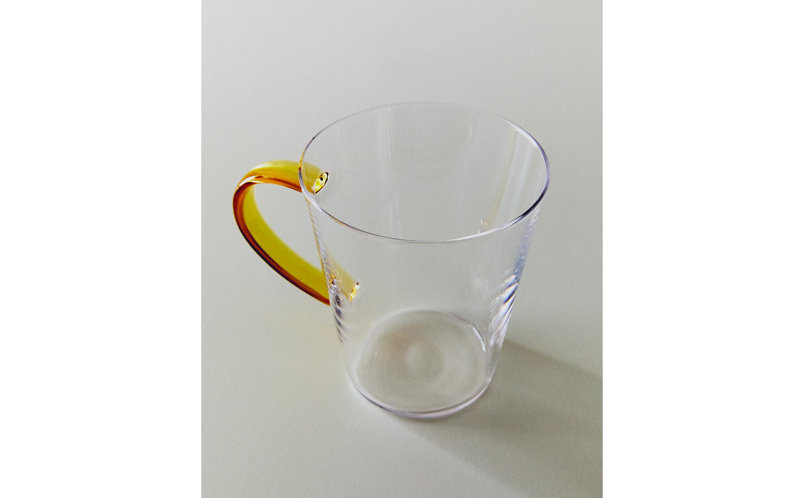 BOROSILICATE GLASS MUG WITH COLOURED HANDLE product thumbnail 9