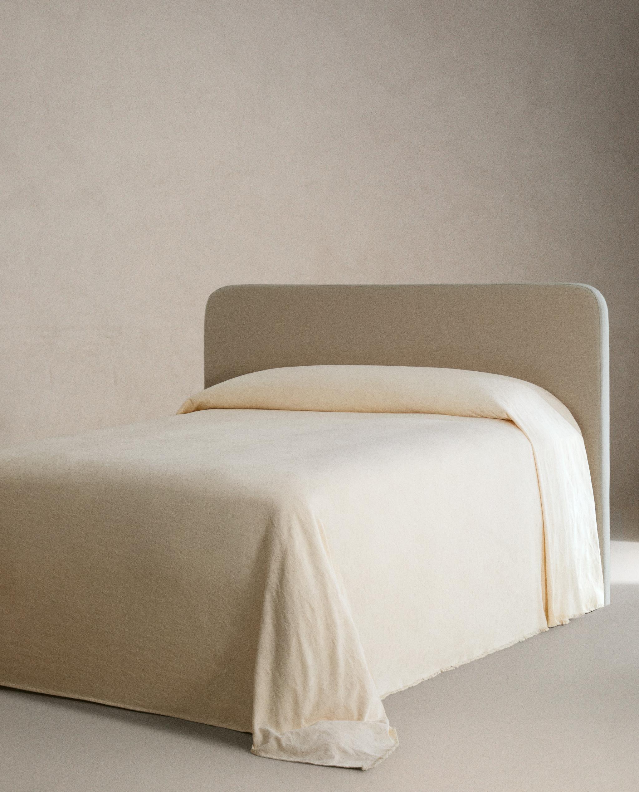 【新品】ZARA  ザラホーム ベッドカバー ゴールド フローラル ジャカード ベッドスプレッド | Zara Home 日本/Japan