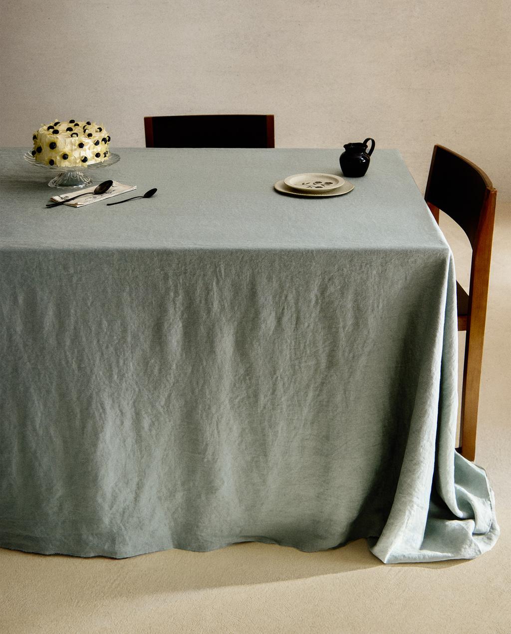 TABLECLOTH 01