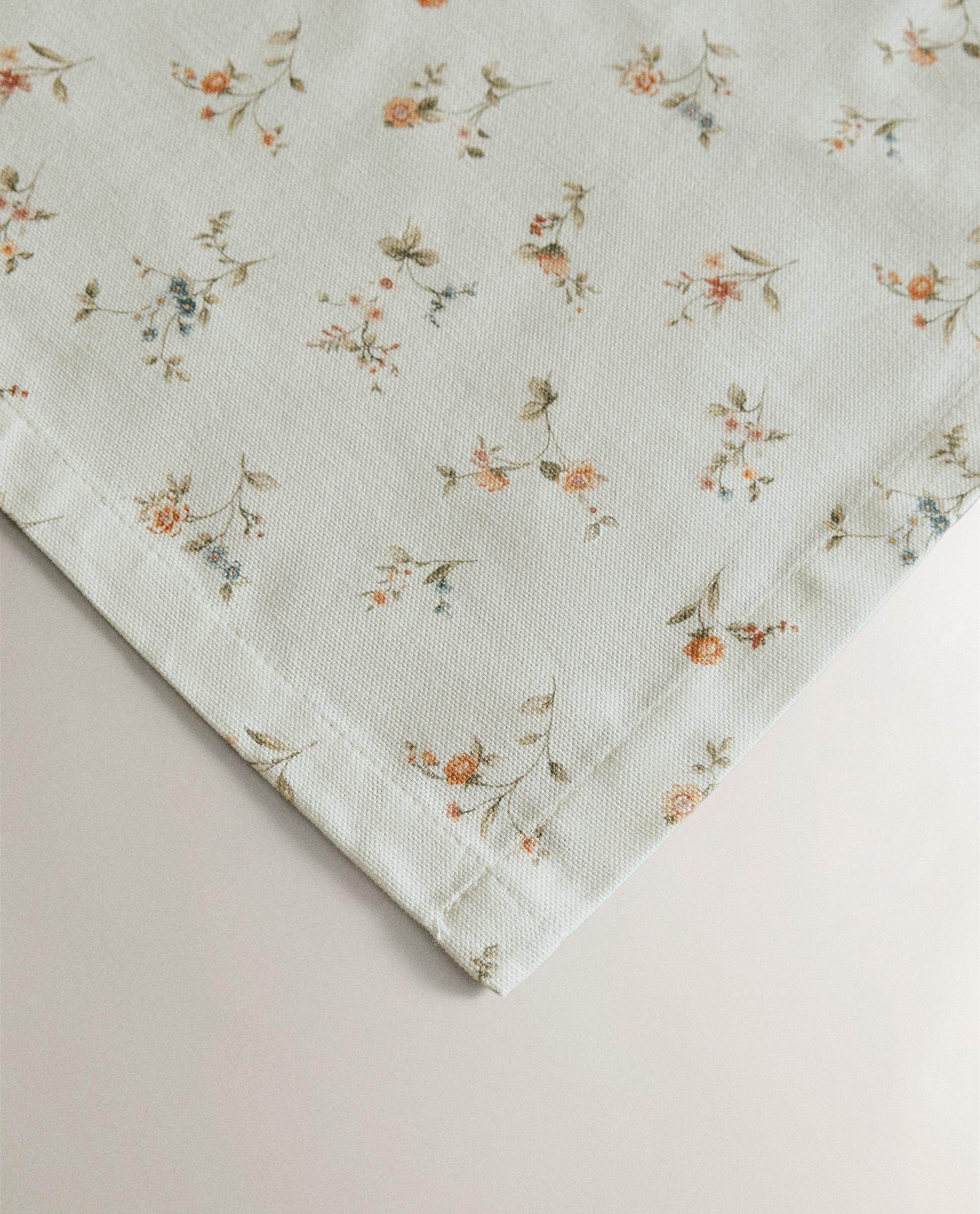 【新品】ZARA  ⚘*. フローラルプリント スペイン製テーブルクロス 新品】ZARA HOME ⚘*. フローラルプリント スペイン製テーブル