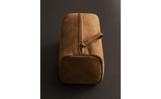 NECESSAIRE AUS WEICHEM LEDER