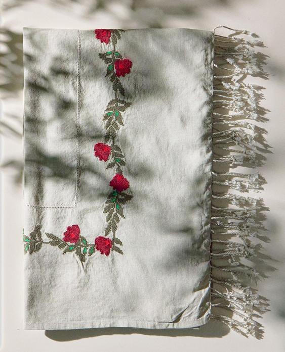 STRANDTUCH PAREO MIT BLUMEN STRANDTUCH PAREO MIT BLUMEN