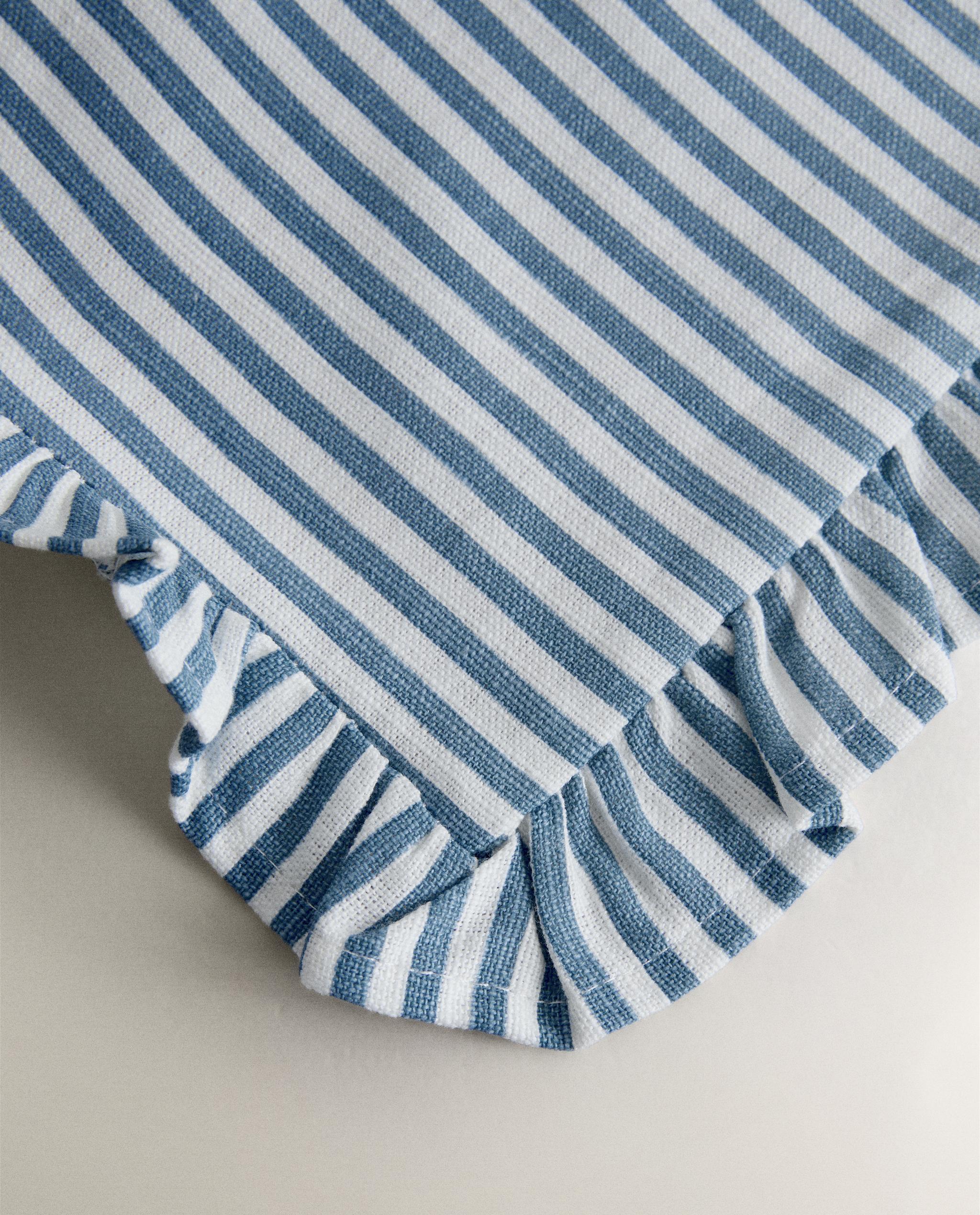 PACK OF RUFFLED COTTON NAPKINS (PACK OF 2) product thumbnail 13