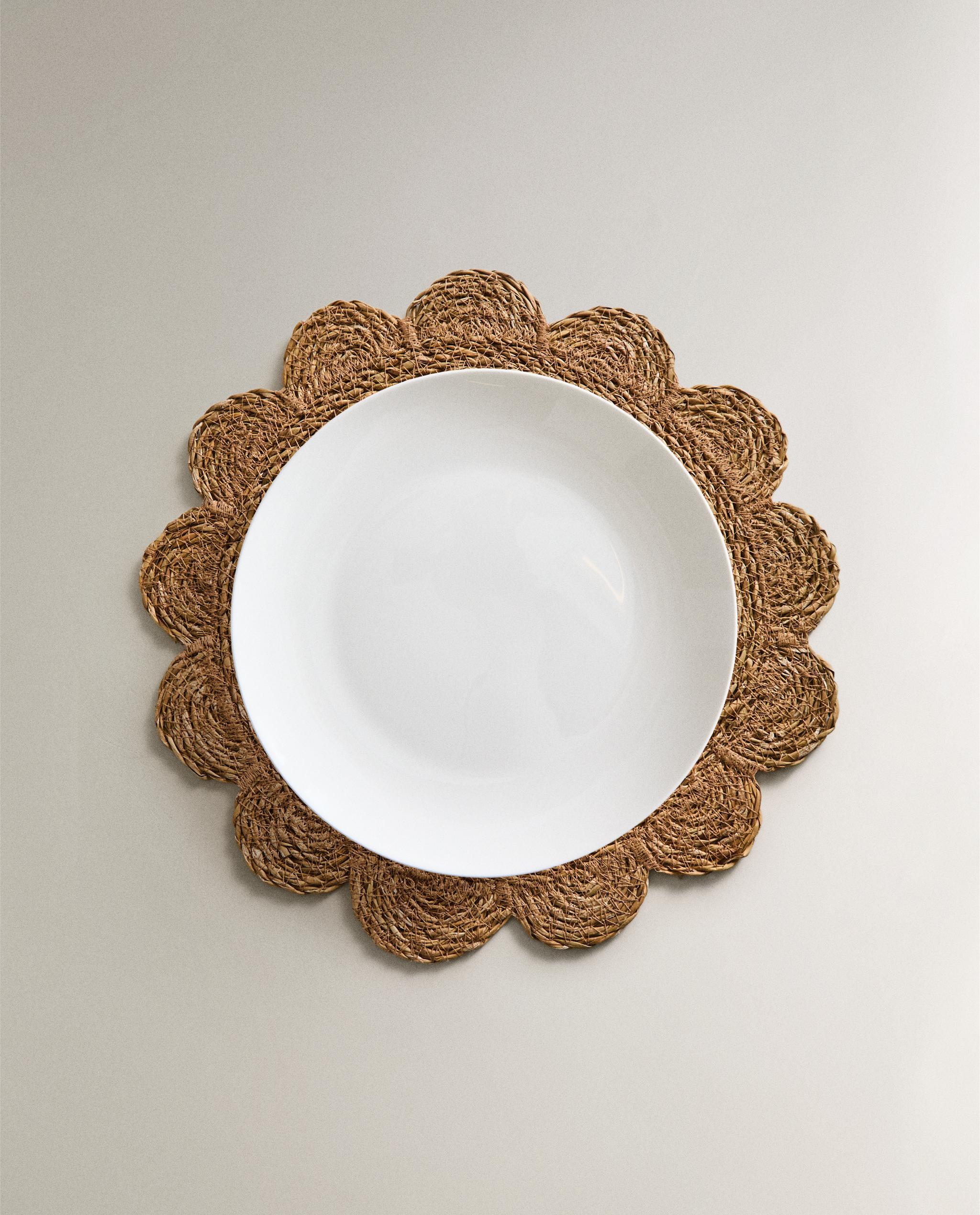 FLOWER RATTAN PLACEMAT product thumbnail 7