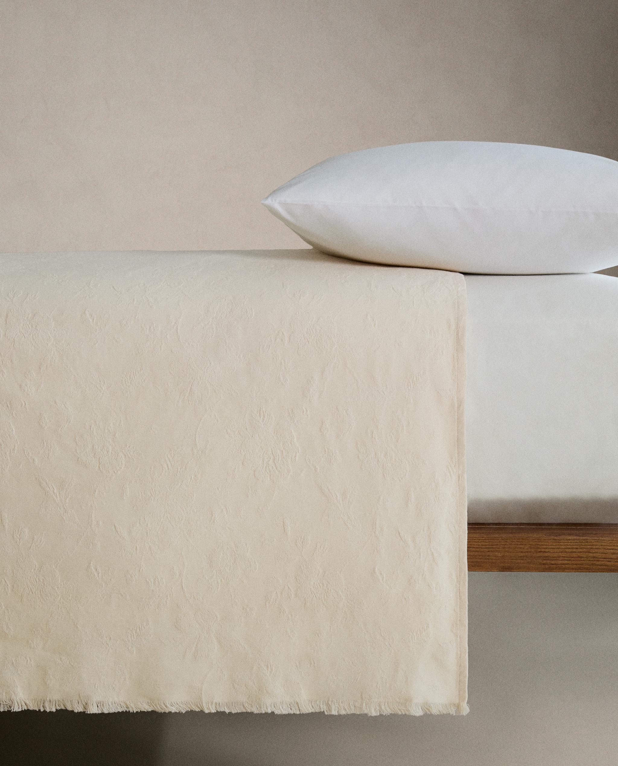 フローラル ジャカード ベッドスプレッド | Zara Home 日本/Japan