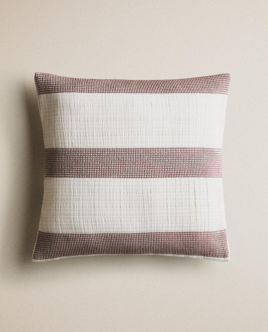 KIDS’ STRIPED CUSHION COVER