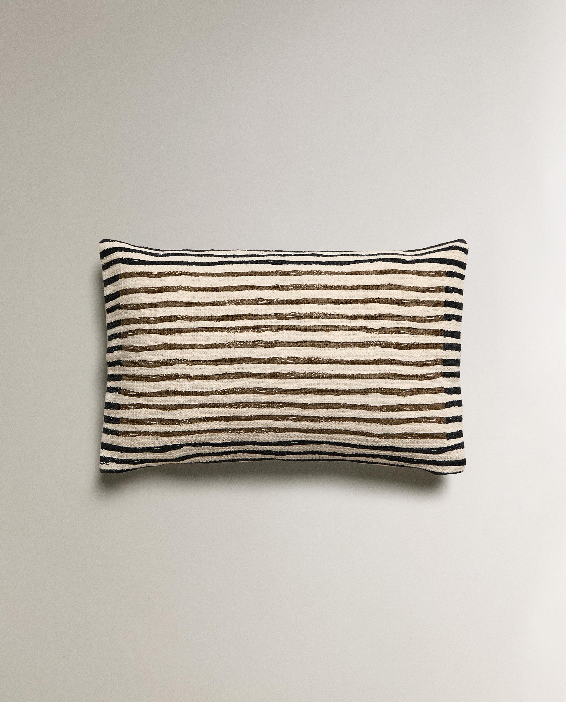 STRIPED CUSHION COVER