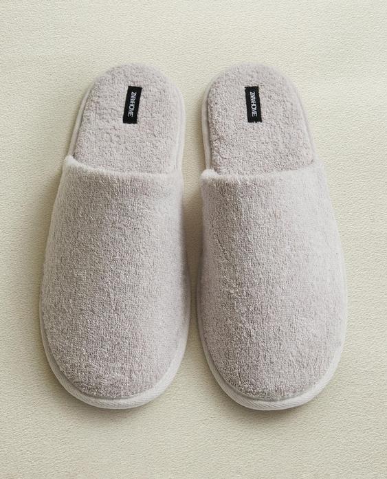 CHAUSSONS SERVIETTE DE BAIN