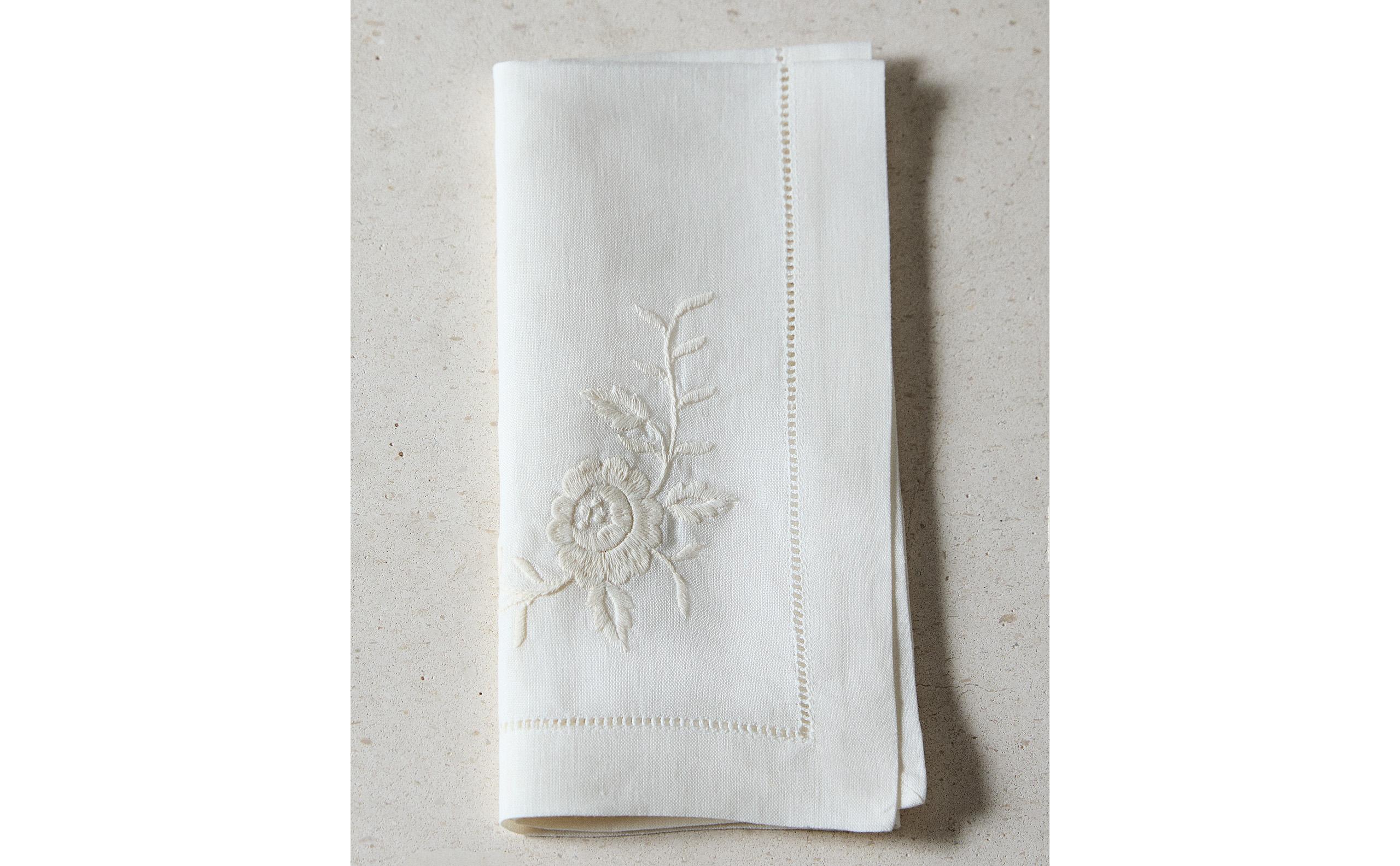 美品ꕥサラマリカ CTN LINEN FLOWER EMB ALL IN ONE 美品ꕥサラマリカ CTN LINEN FLOWER EMB ALL IN ONE