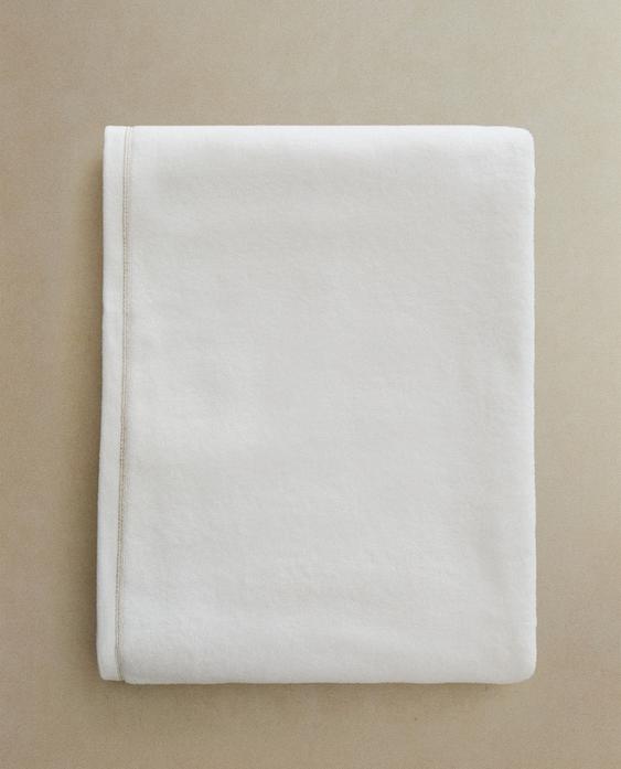 BATH TOWEL WITH METALLIC THREAD DETAIL BATH TOWEL WITH METALLIC THREAD DETAIL