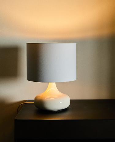 SMALL TABLE LAMP WITH CERAMIC BASE