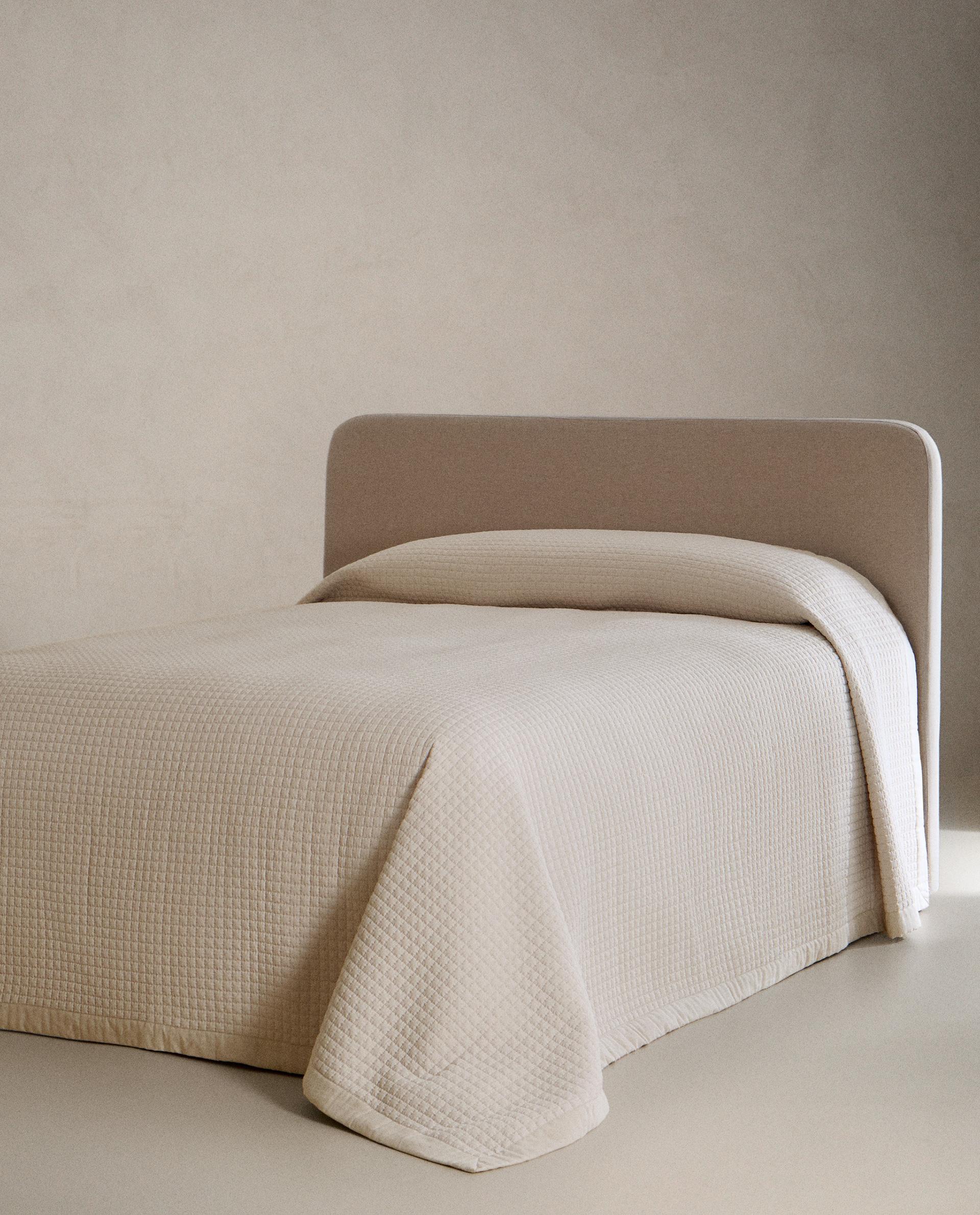 新品未使用　ZARA HOME 羽毛布団　ダウンデュべ 40140005721-c.jpg?ts=1745924156173