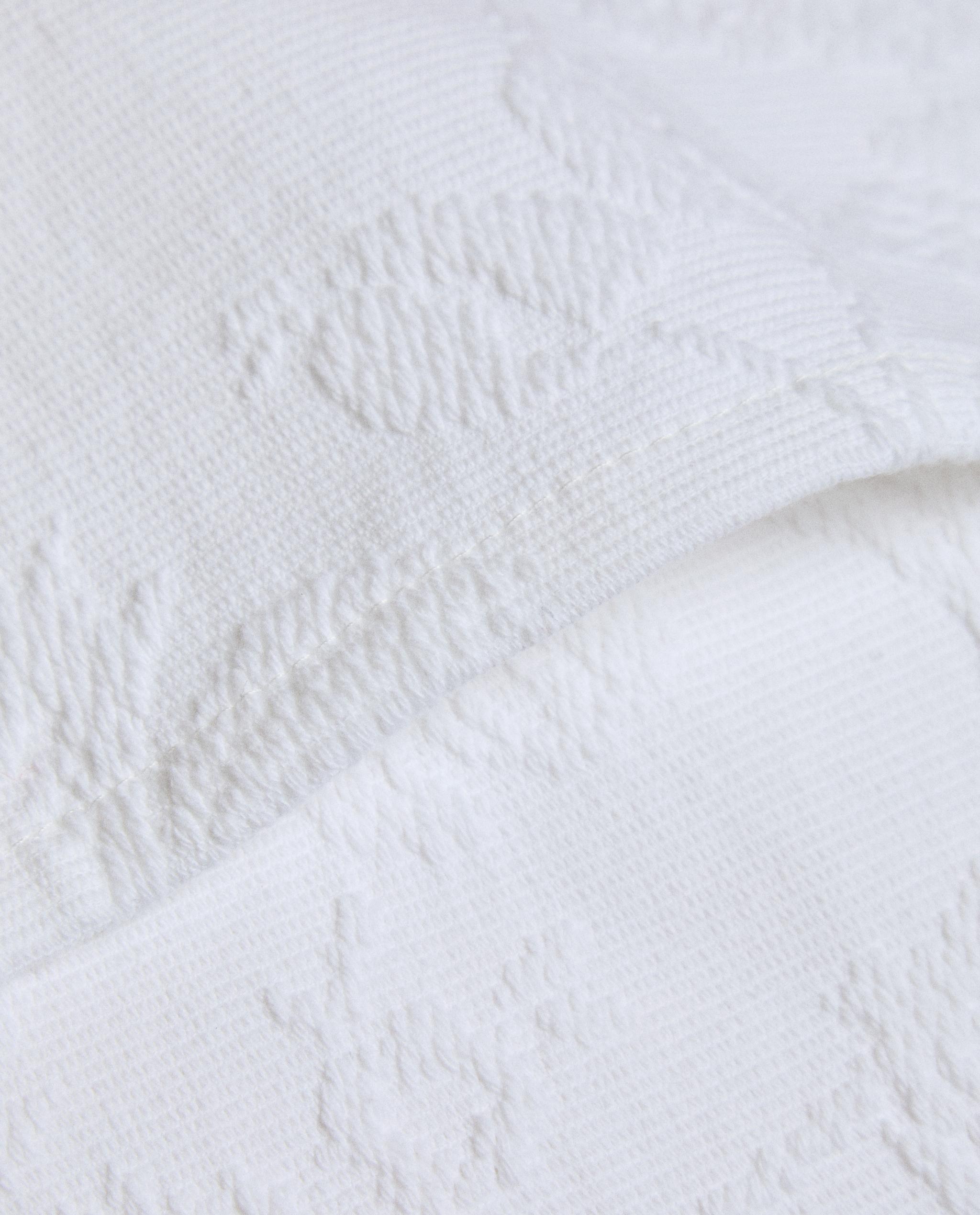 COTTON JACQUARD CUSHION COVER product thumbnail 4