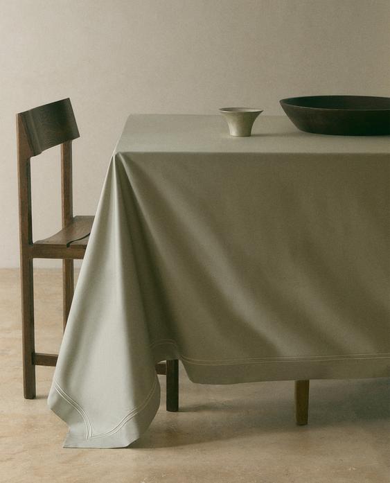 DOUBLE TRIM SATEEN TABLECLOTH DOUBLE TRIM SATEEN TABLECLOTH