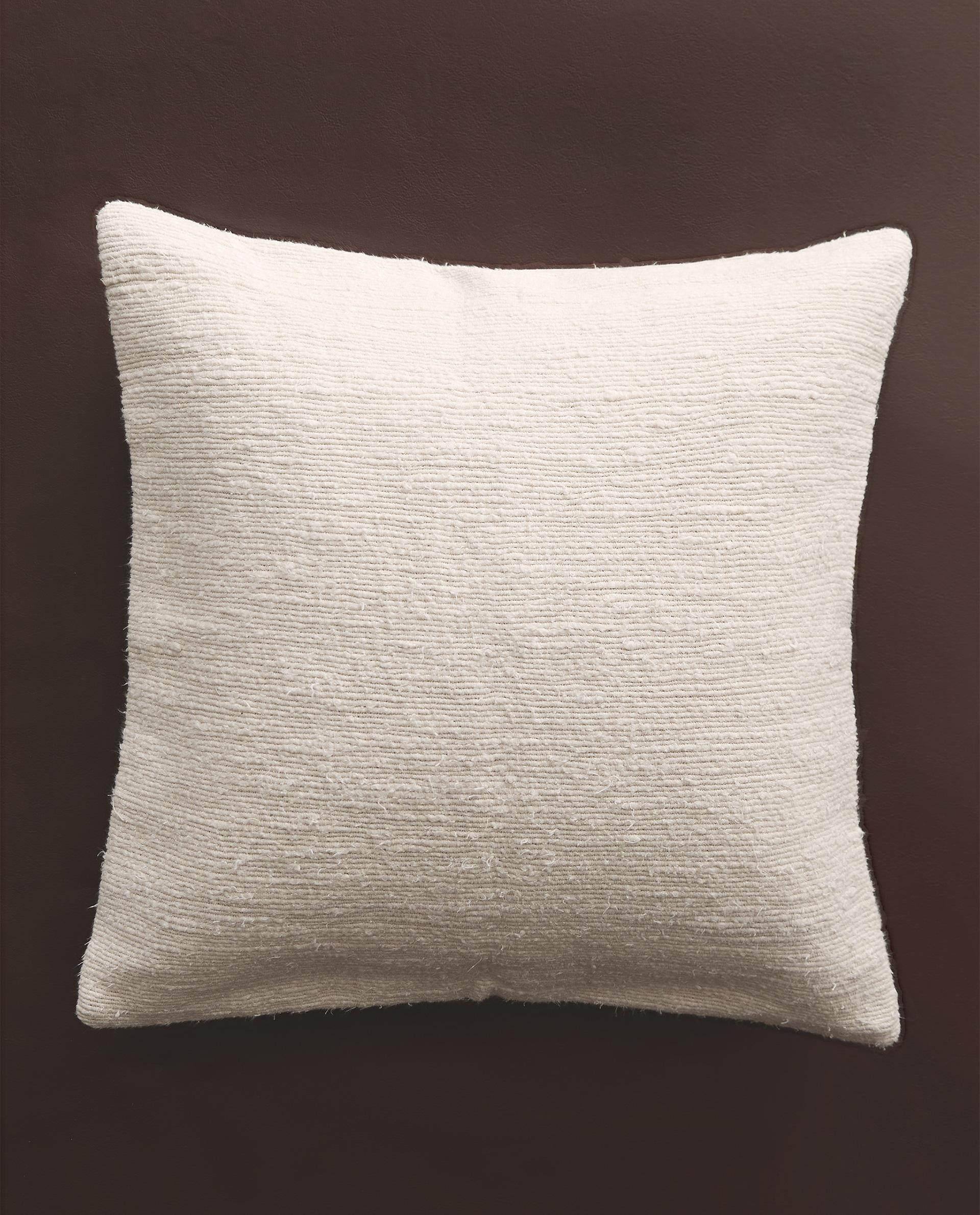 COUSSIN DÉCORATIF ET LAMPE | Zara Home France