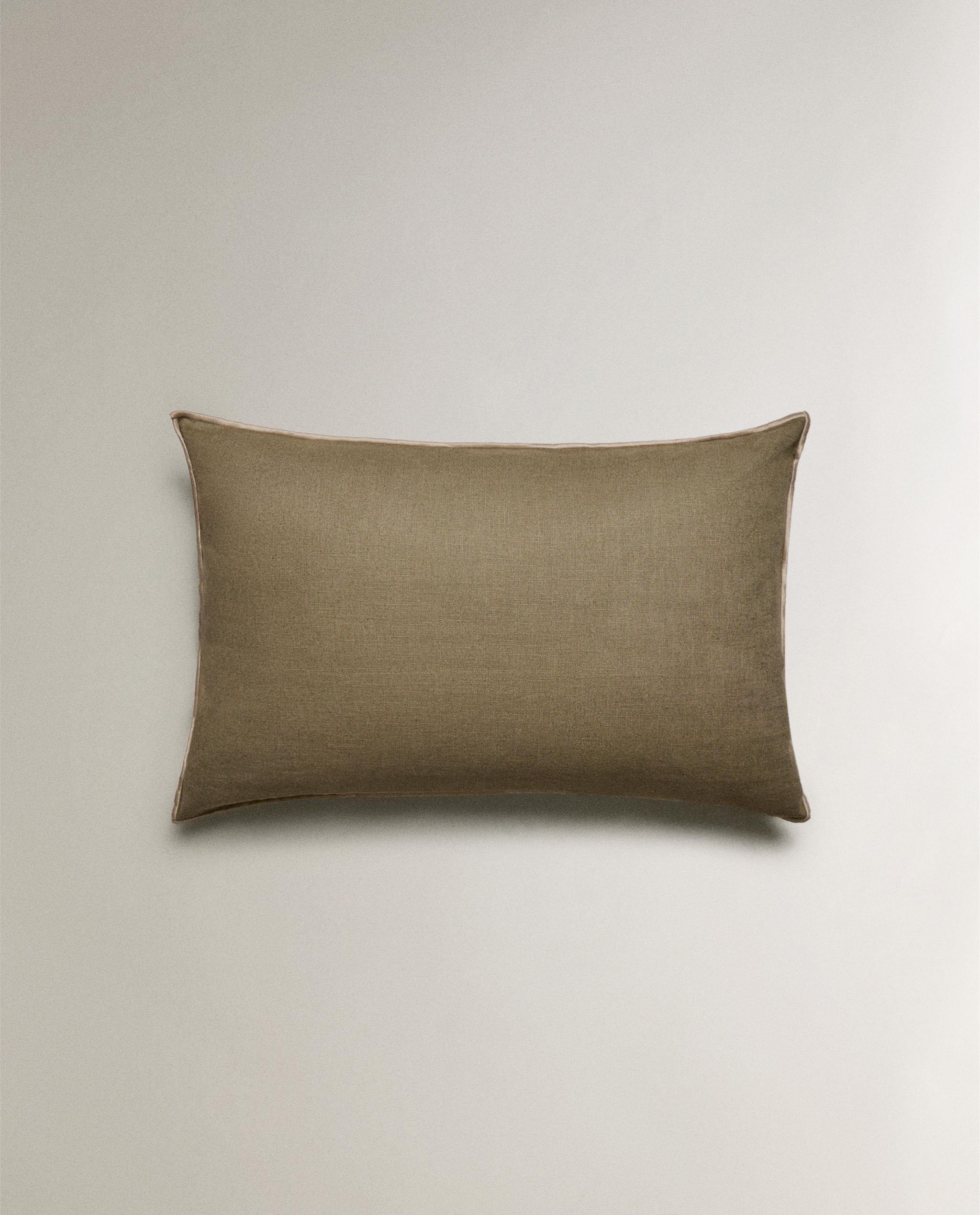 オーバーロック クッションカバー | Zara Home 日本/Japan