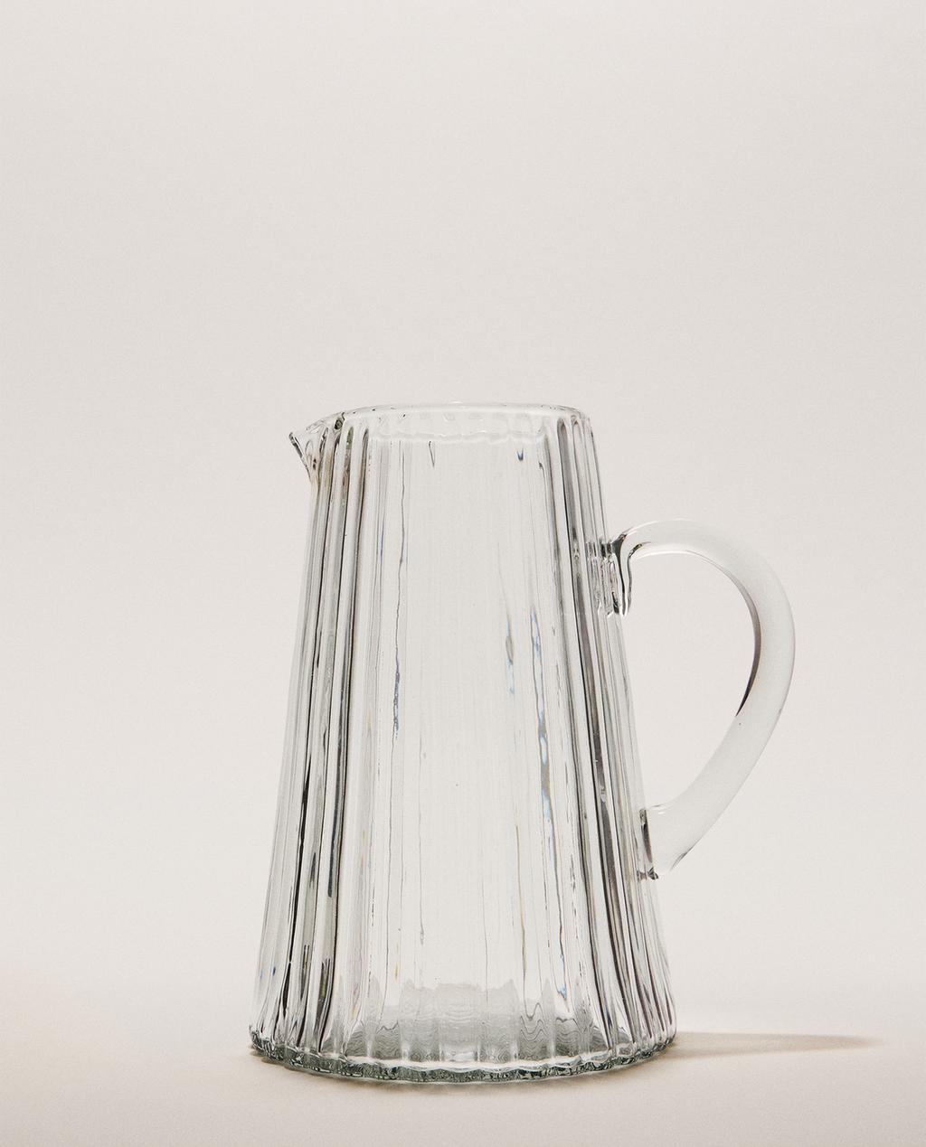 STAKLENI BOKAL SA RELJEFNIM MOTIVOM STAKLENI BOKAL SA RELJEFNIM MOTIVOM