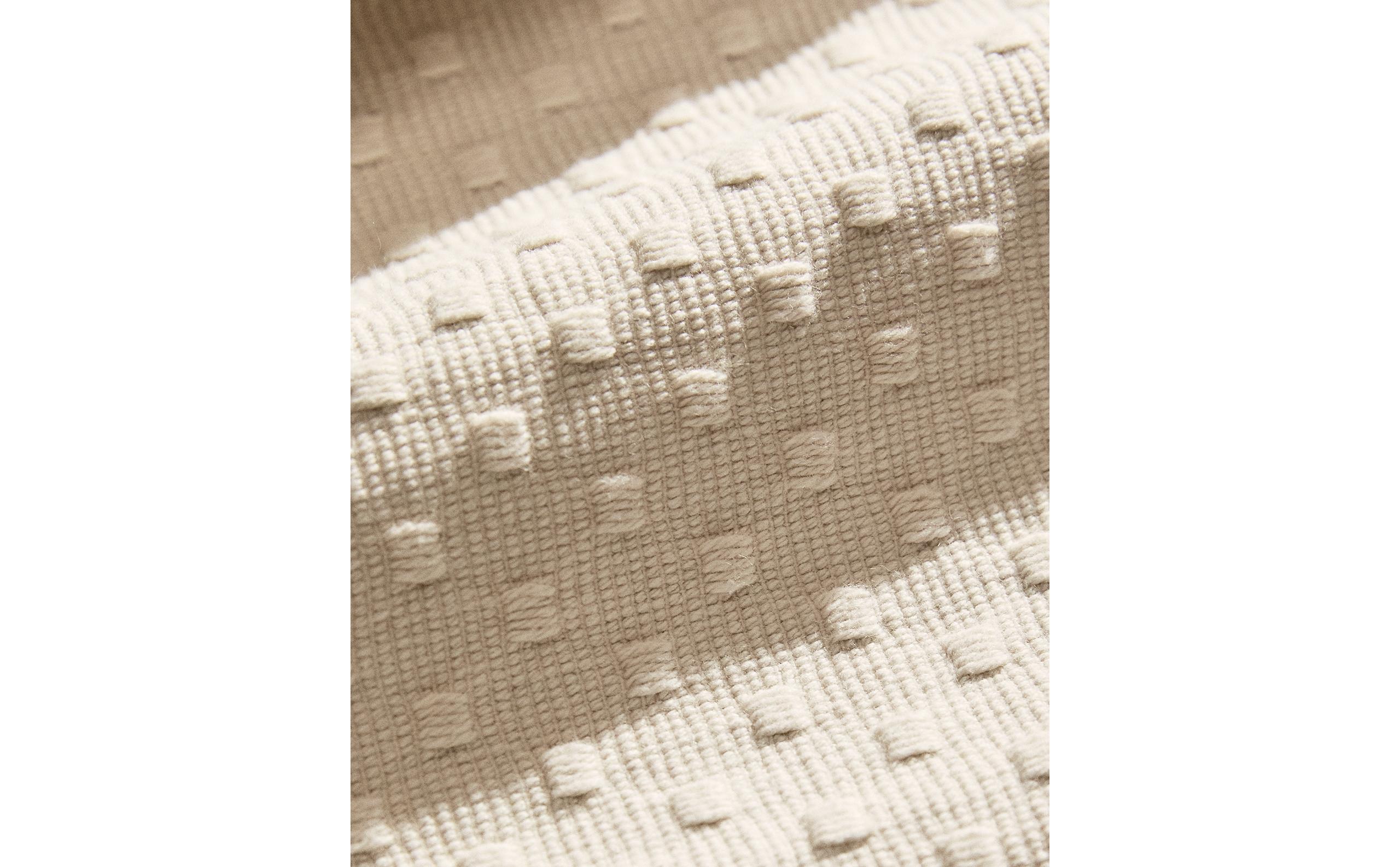 BEDSPREAD WITH POLKA DOT DESIGN product thumbnail 15