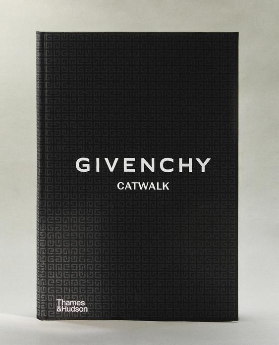 書籍《CATWALK GIVENCHY》(英文版)