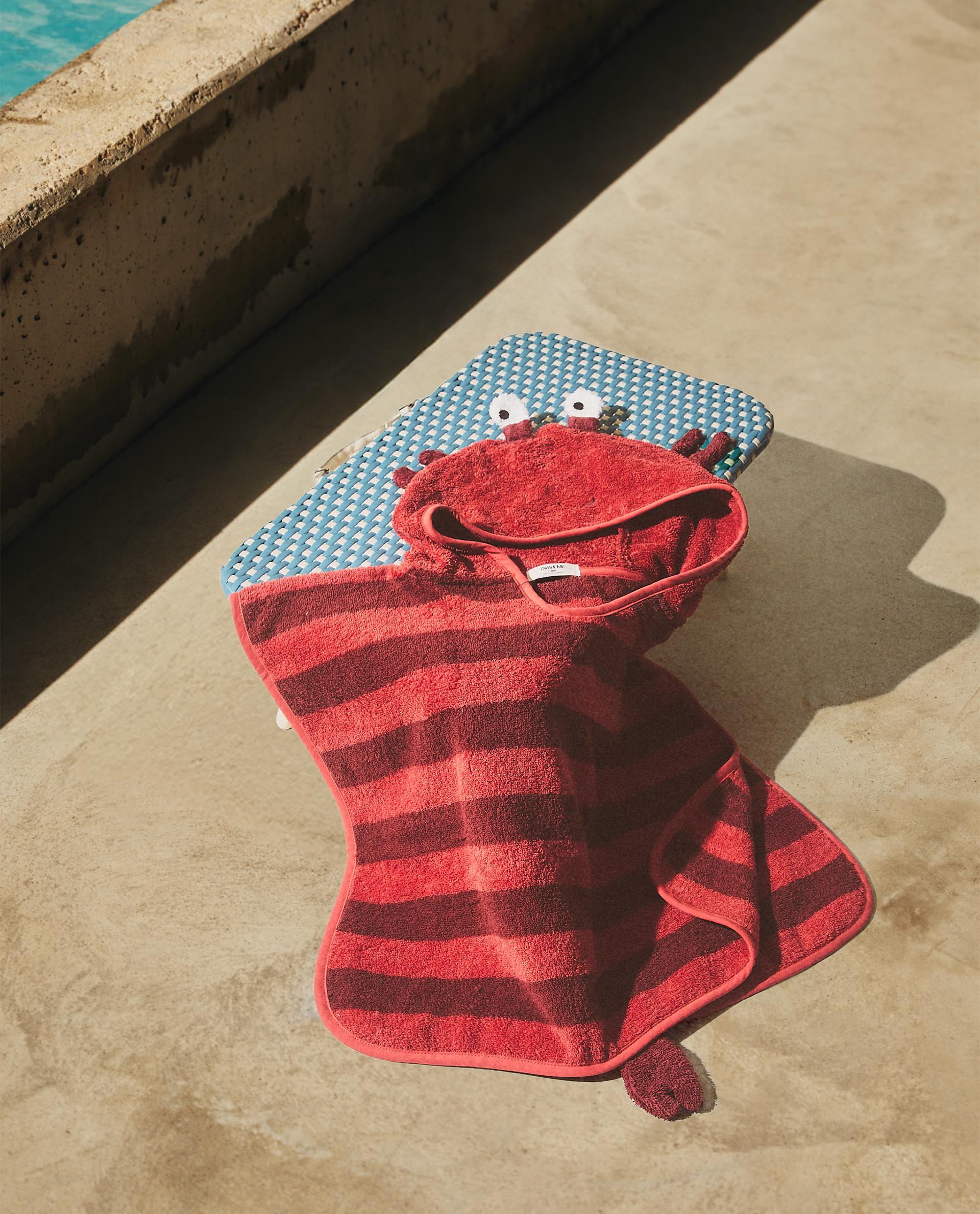 KIDS’ LOBSTER BEACH PONCHO KIDS’ LOBSTER BEACH PONCHO