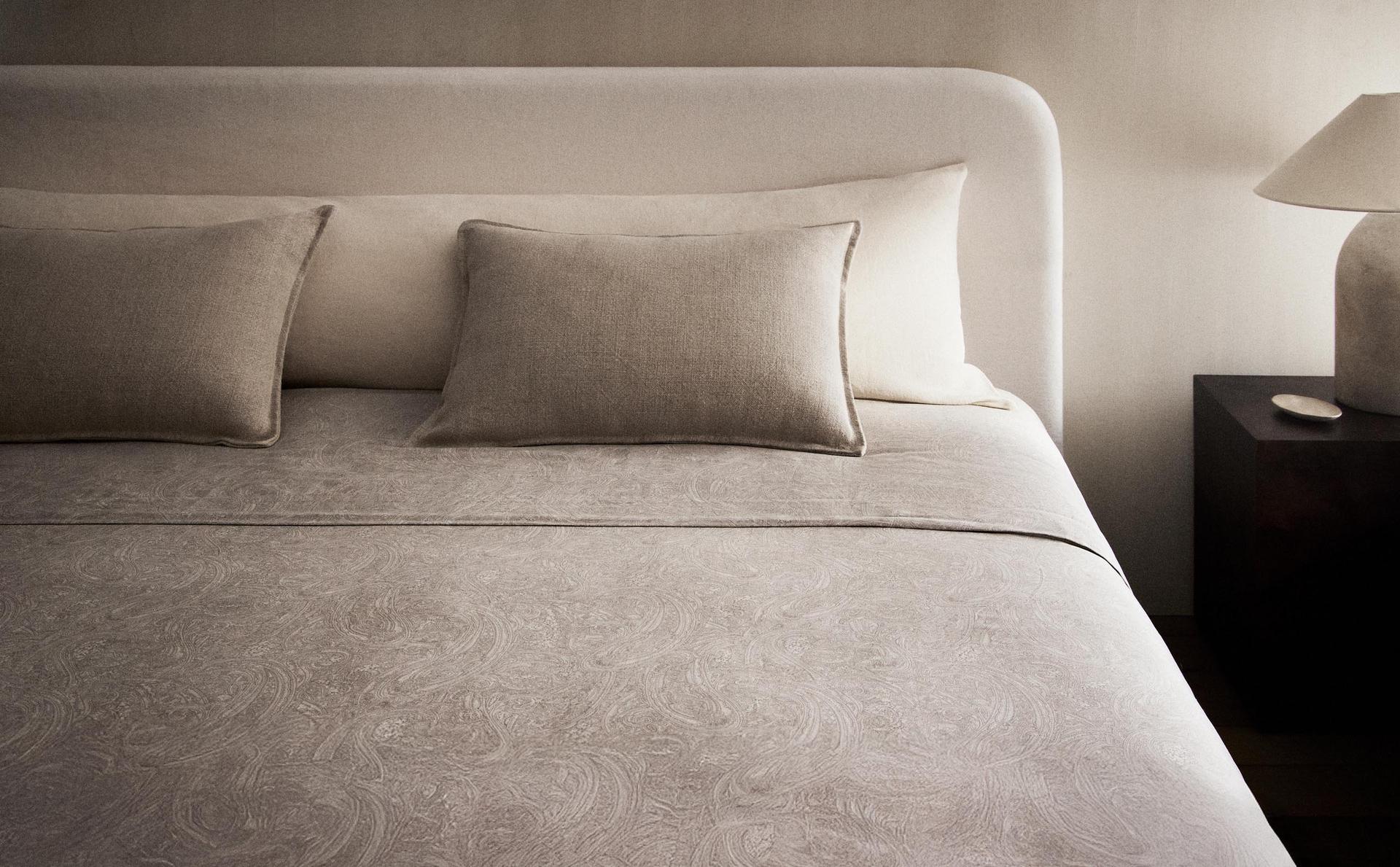 BETTBEZUG AUS SATIN MIT PAISLEY-MUSTER BETTBEZUG AUS SATIN MIT PAISLEY-MUSTER