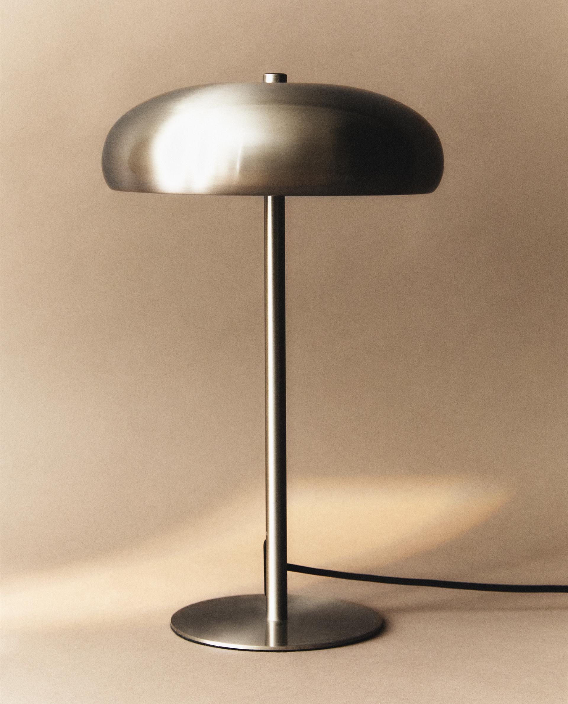 LARGE MONOCHROME TABLE LAMP