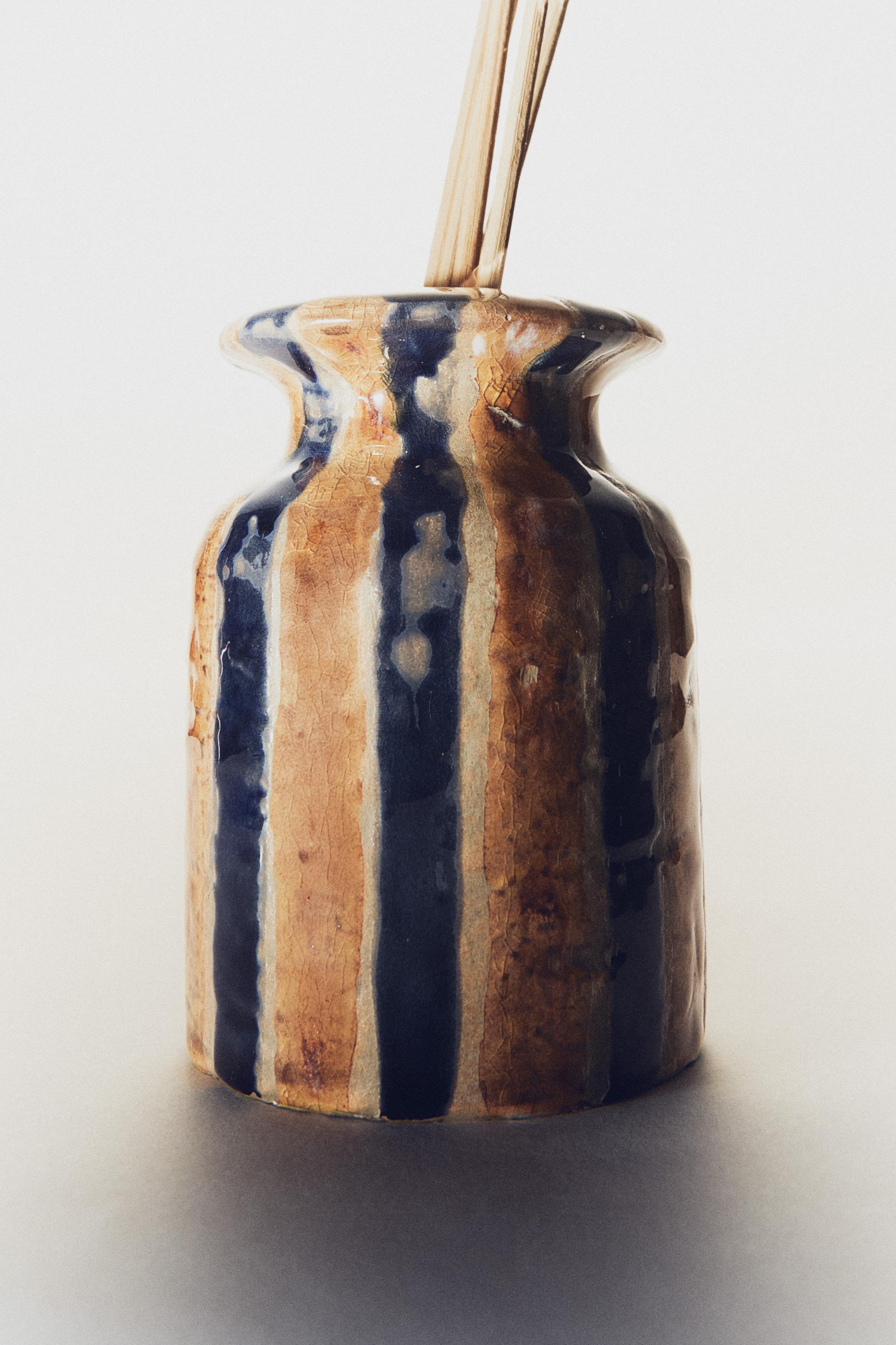 STRIPED CERAMIC REED DIFFUSERS DECORATIVE TRIM product thumbnail 9