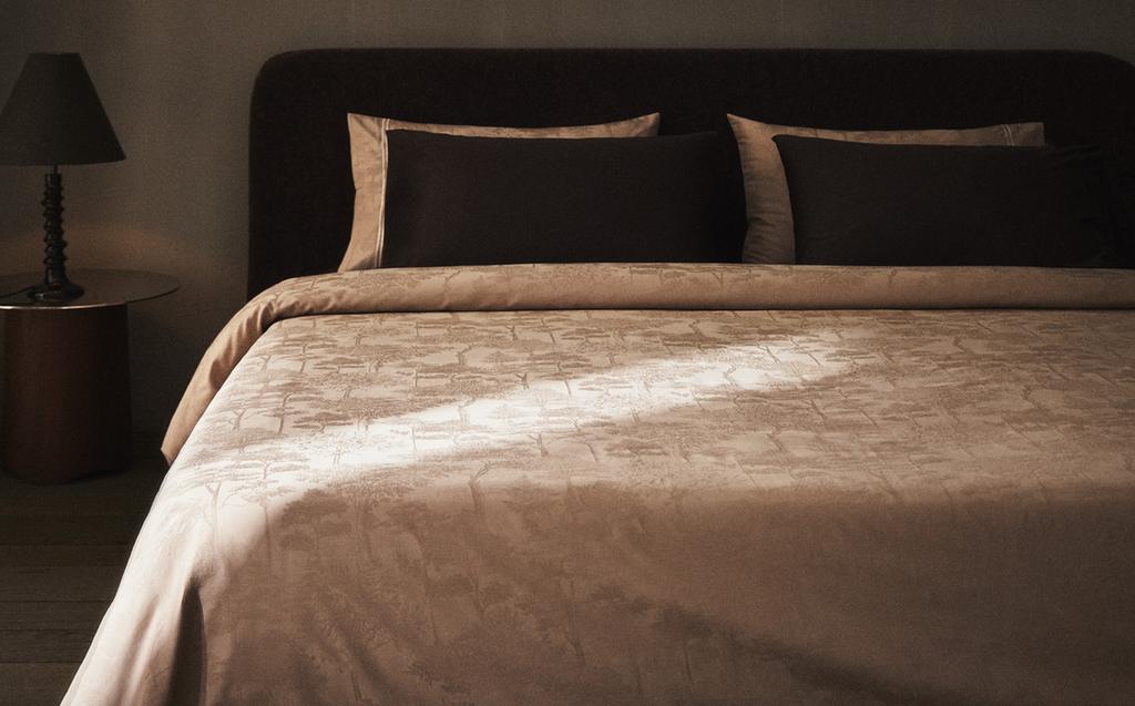 JAKARLI SATEN NEVRESİM JAKARLI SATEN NEVRESİM