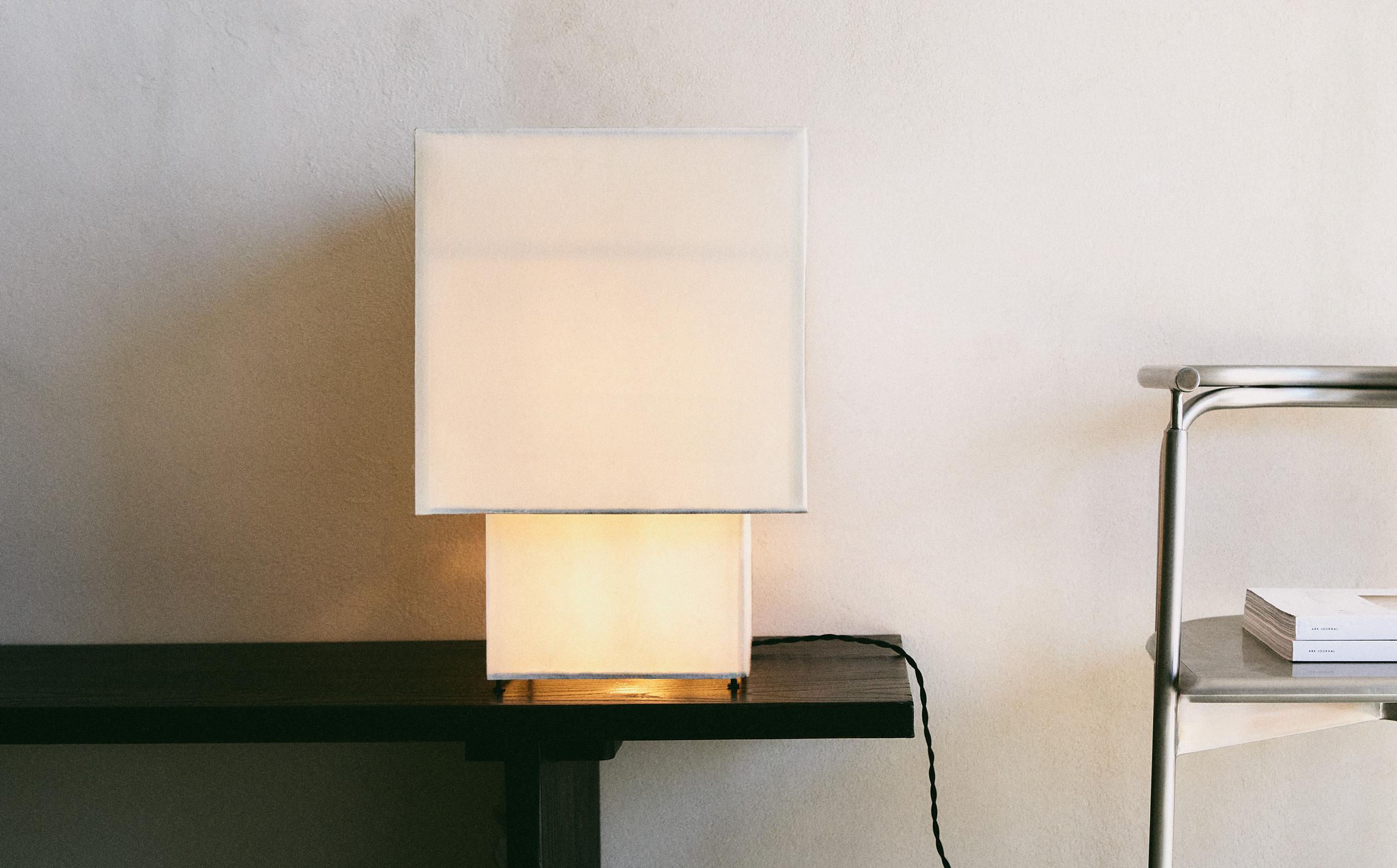 TABLE LAMP M 02