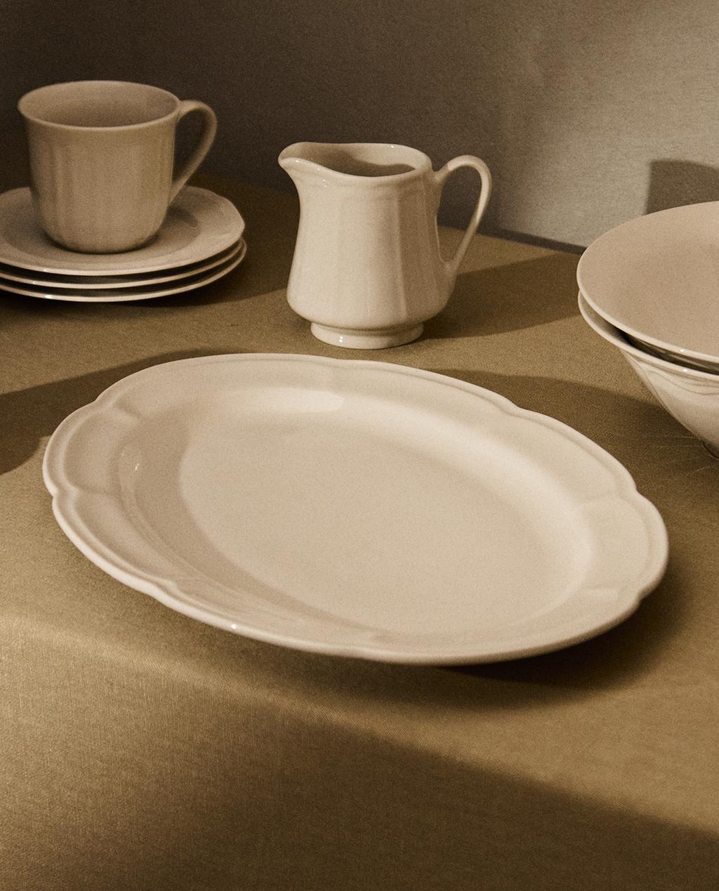 CLASSIC PORCELAIN TABLEWARE