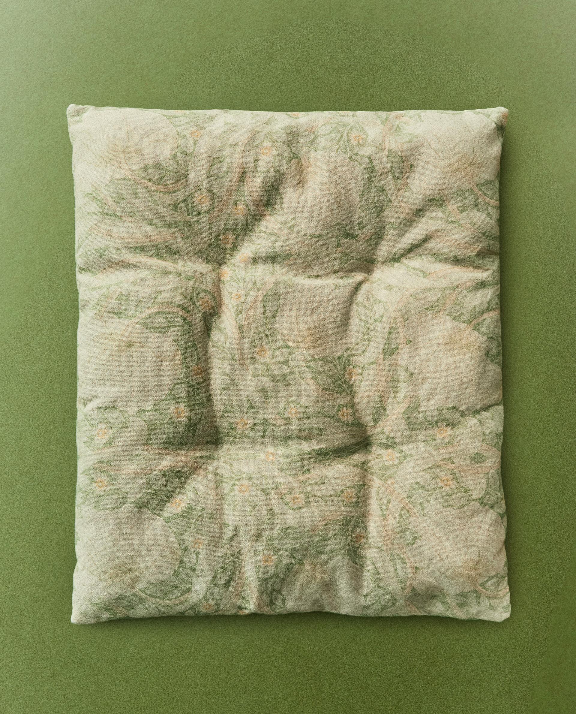 LINEN AND COTTON MORRIS & CO. PET FLOOR CUSHION