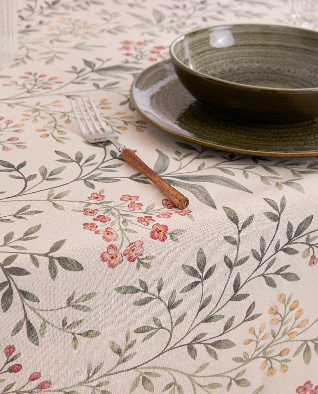 FLORAL PRINT TABLECLOTH