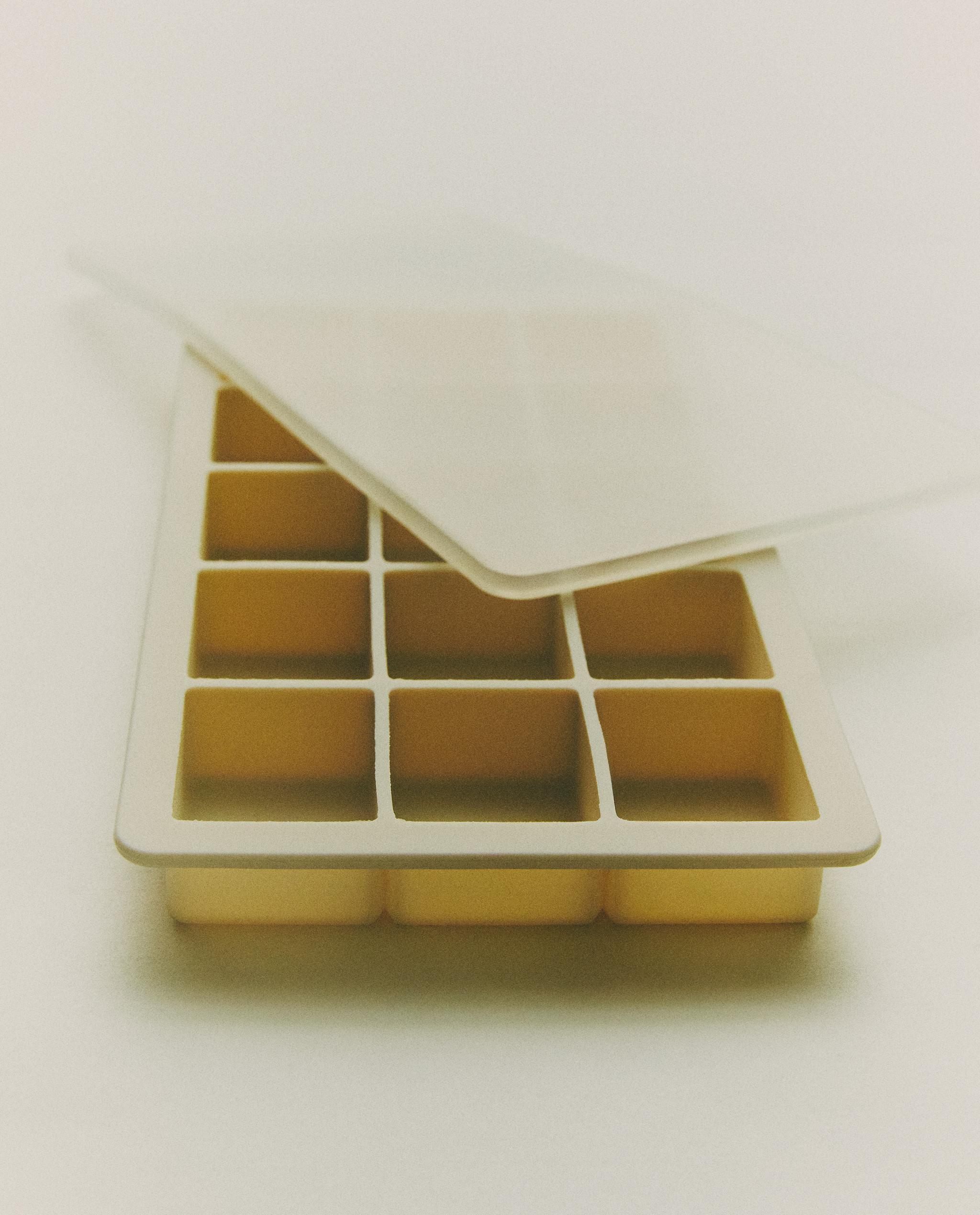 SILICONE ICE BUCKET TRAY WITH 15 ICE CUBES product thumbnail 10