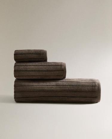 STRIPED TEXTURED VELOUR BATH TOWEL STRIPED TEXTURED VELOUR BATH TOWEL