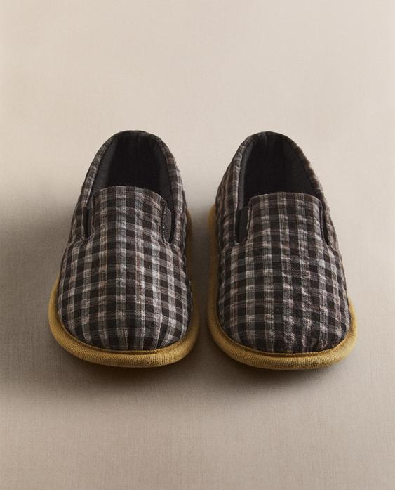 KIDS' GINGHAM SLIPPERS KIDS' GINGHAM SLIPPERS