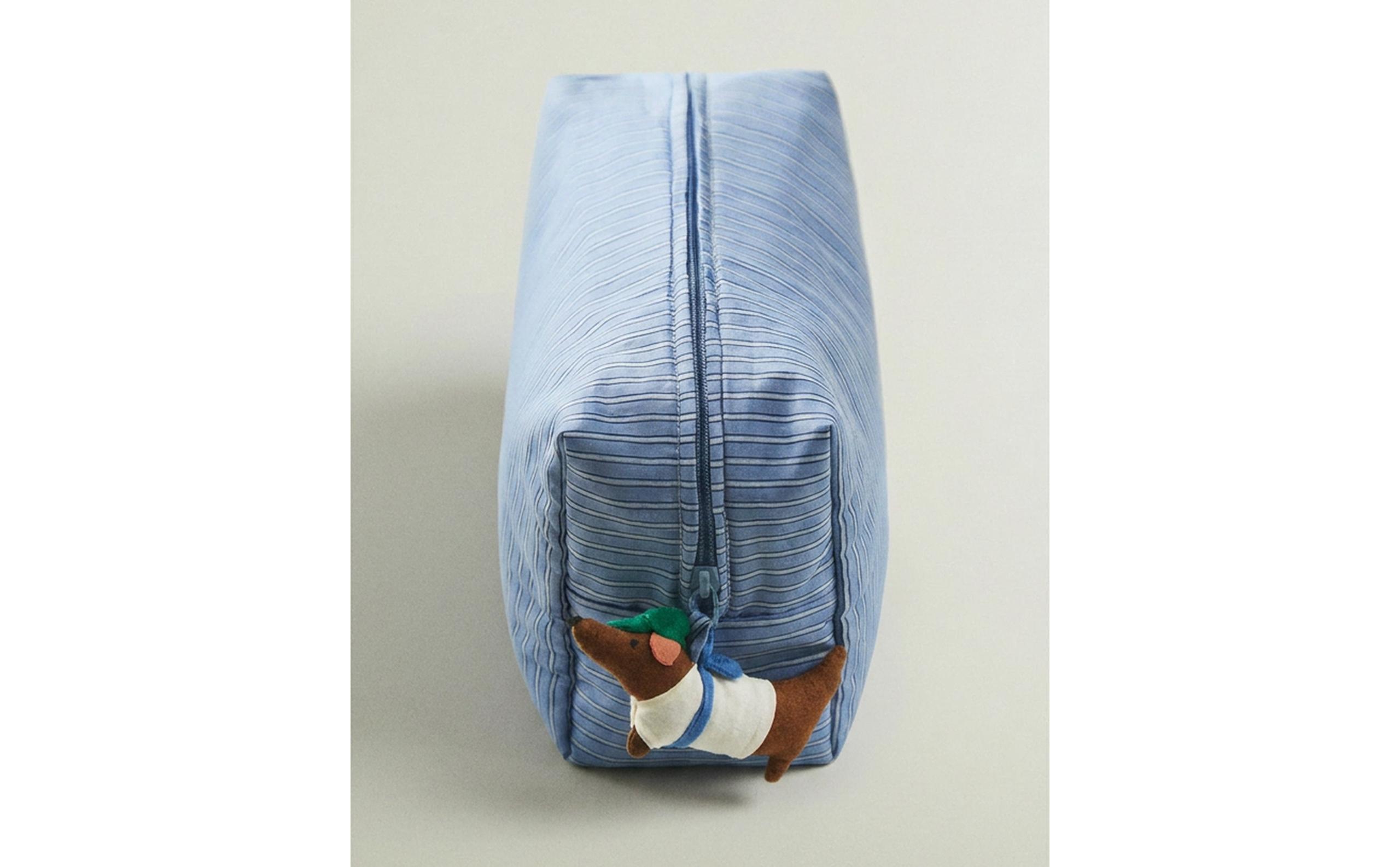 KIDS' PYJAMAS, WASH BAG AND SLIPPERS product thumbnail 18