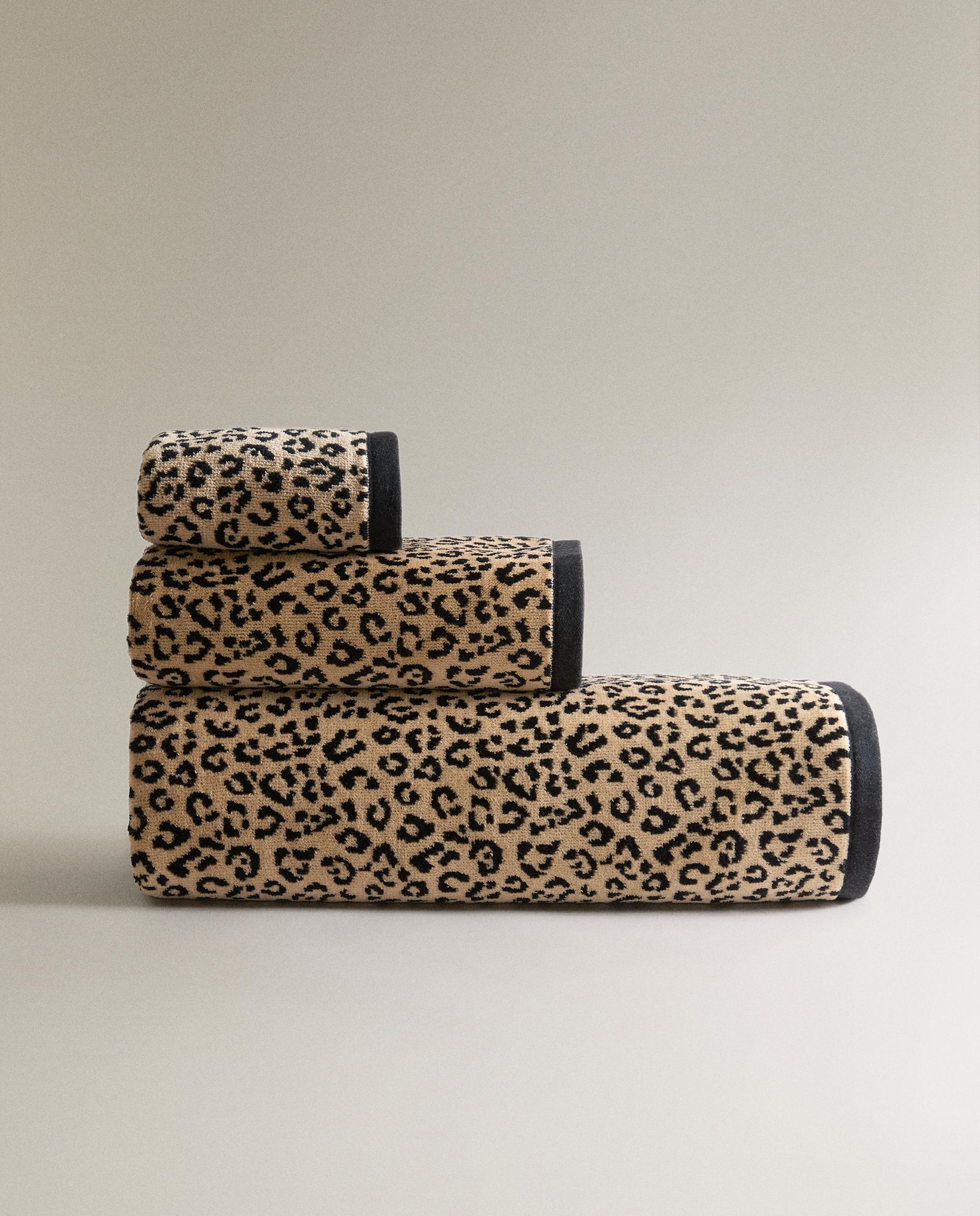 ANIMAL PRINT VELOUR BATH TOWEL product thumbnail 4